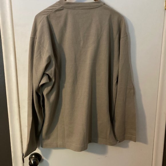 Storm Tech cotton V-neck - Picture 3 of 6